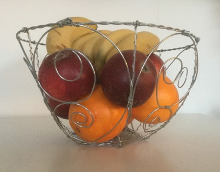 Fruktkorg 275:- H 13 cm D 22 cm.